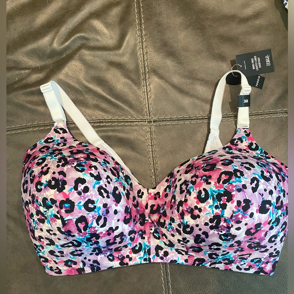 NWT Torrid Wire Free Bra 36H